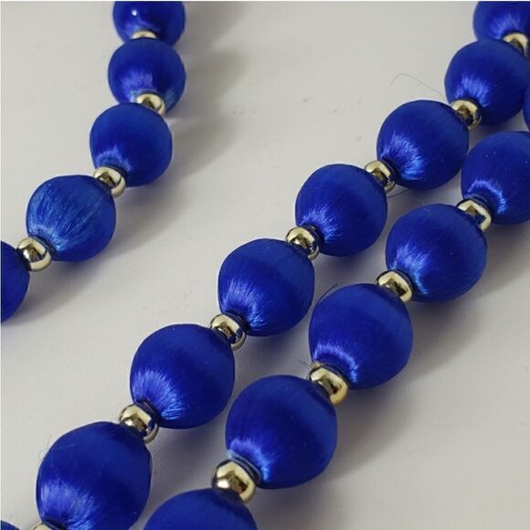 VINTAGE Satin Thread-Wrapped Bead Necklace - Picture 5 of 7